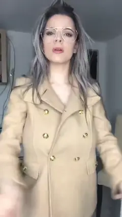LoreanOfficial — соблазнительный приватный архив
